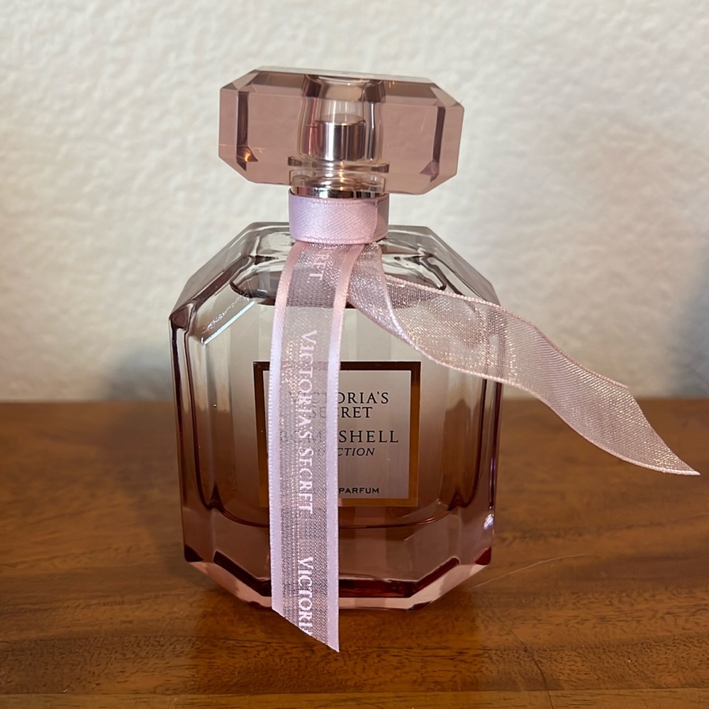 VS bombshell seduction